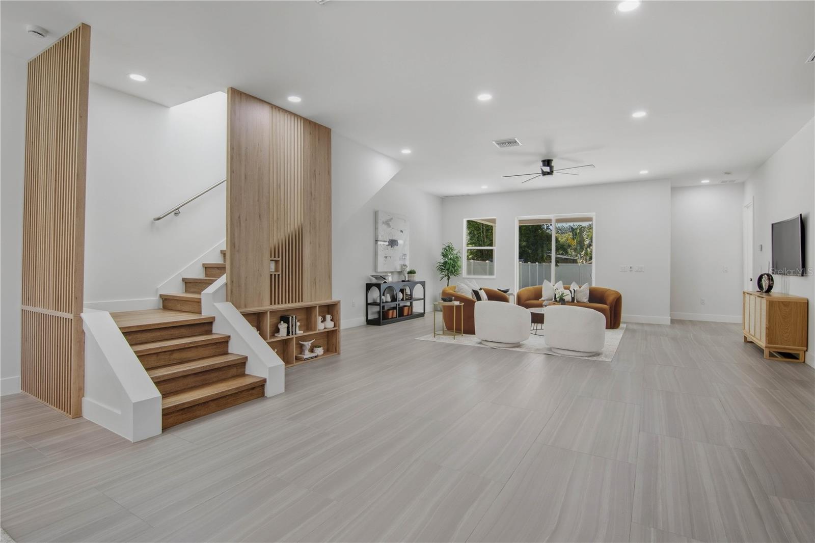 1518 CLOVERLAWN AVENUE