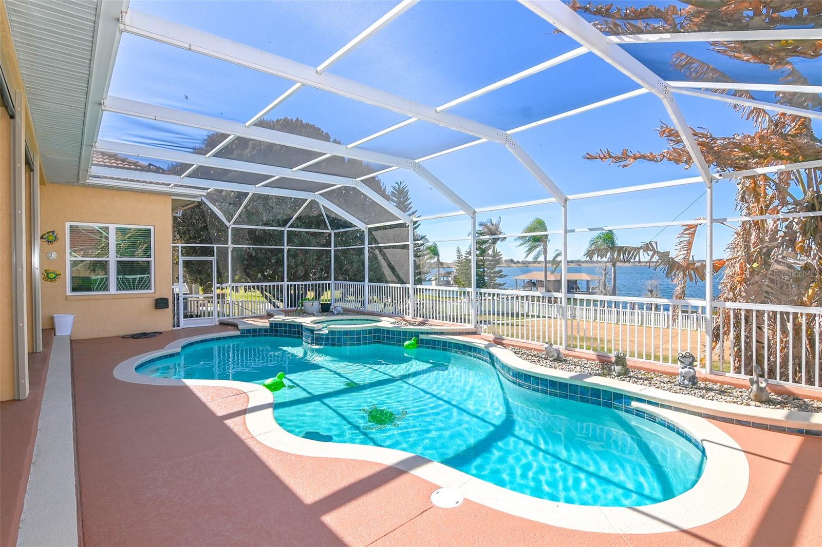 REFLECTIONS JULIANA - Residential