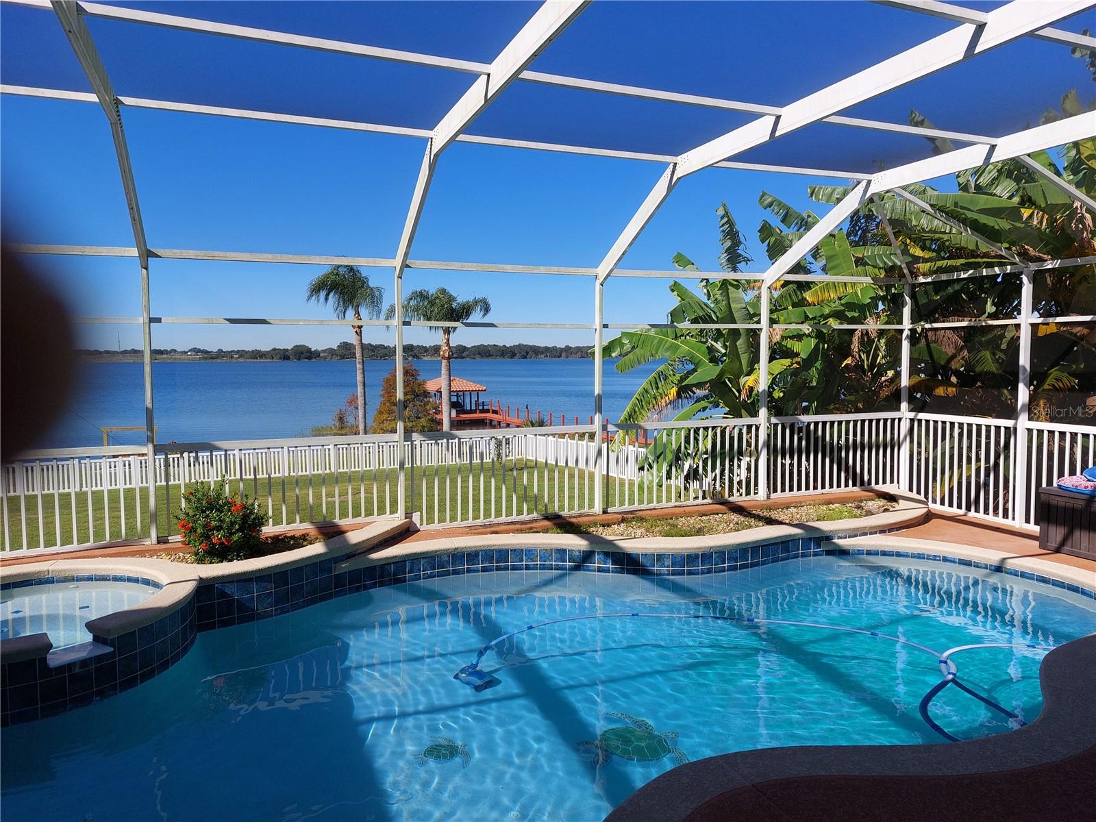 REFLECTIONS JULIANA - Residential