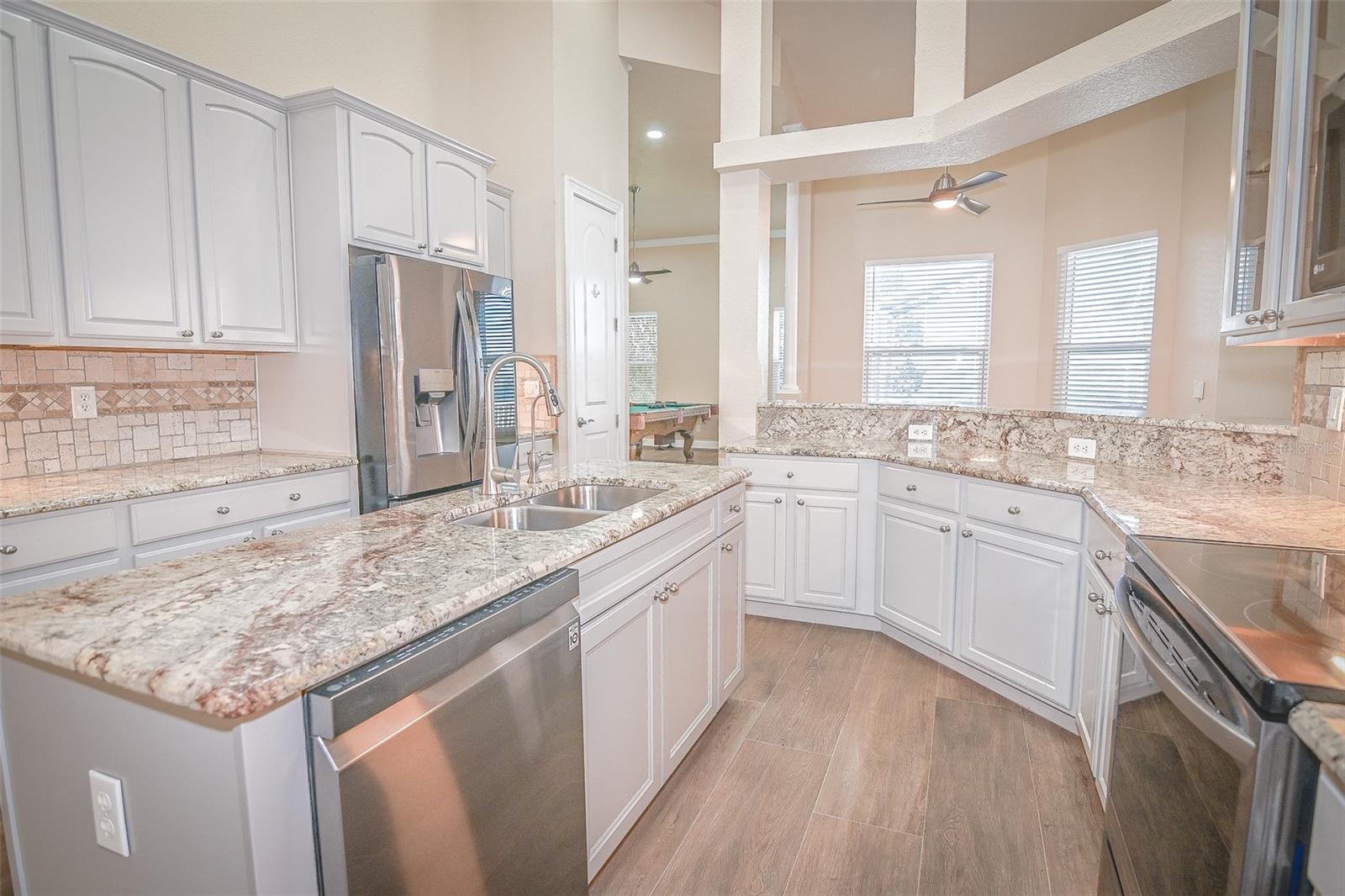 REFLECTIONS JULIANA - Residential