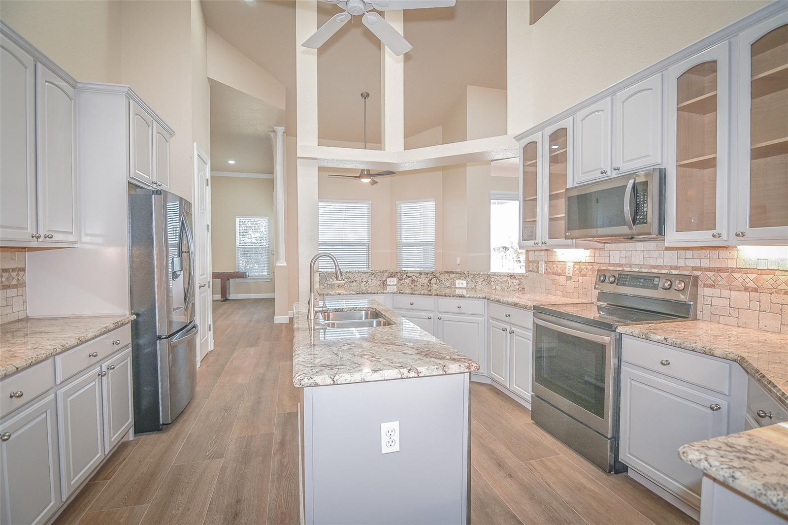 REFLECTIONS JULIANA - Residential