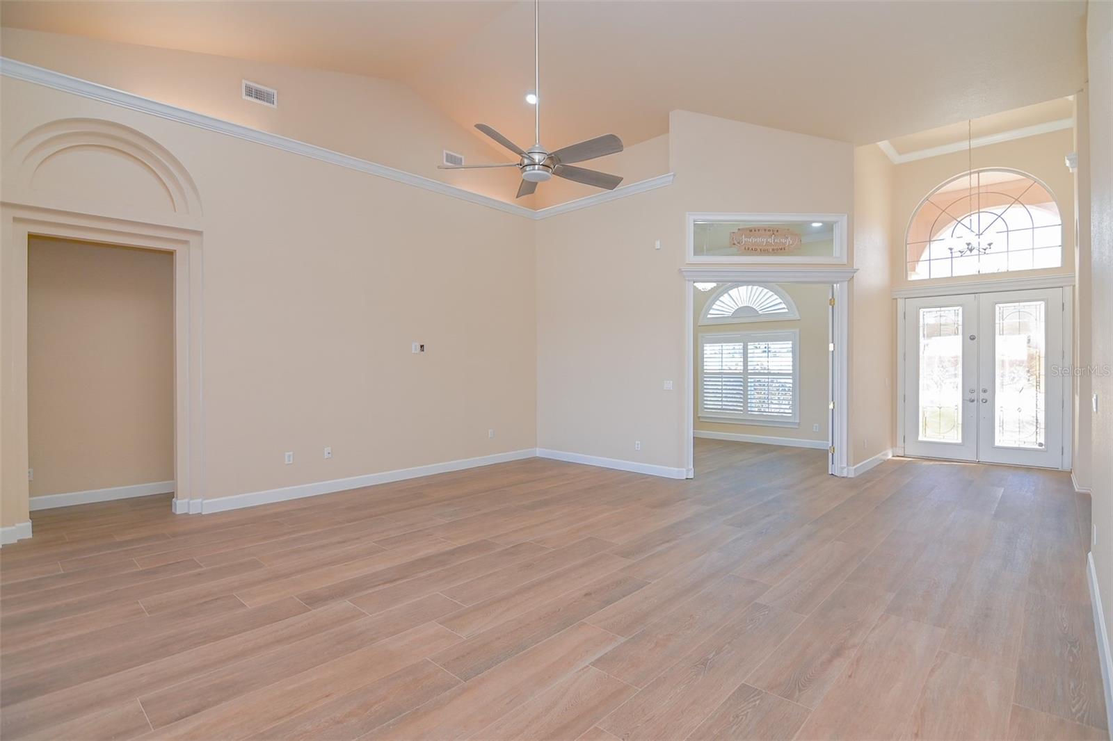 REFLECTIONS JULIANA - Residential