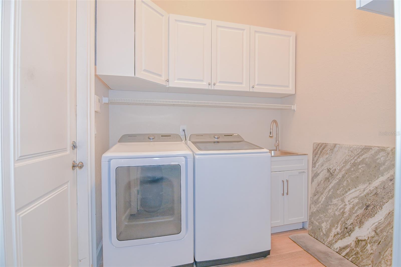 REFLECTIONS JULIANA - Residential