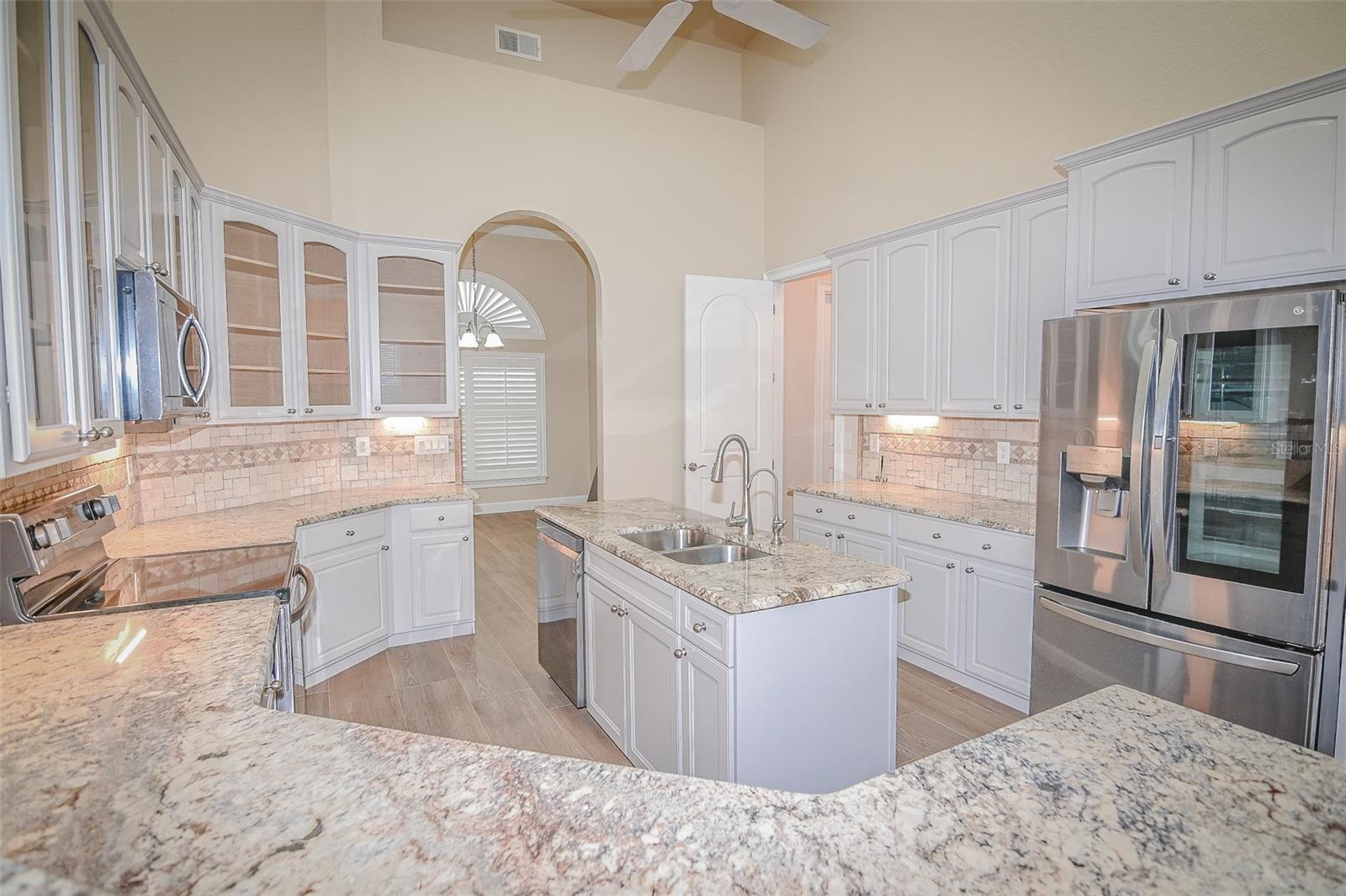 REFLECTIONS JULIANA - Residential