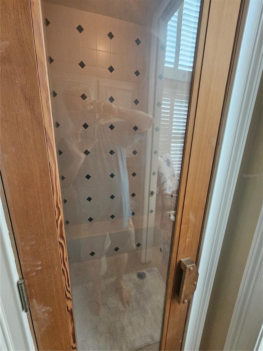 REFLECTIONS JULIANA - Residential