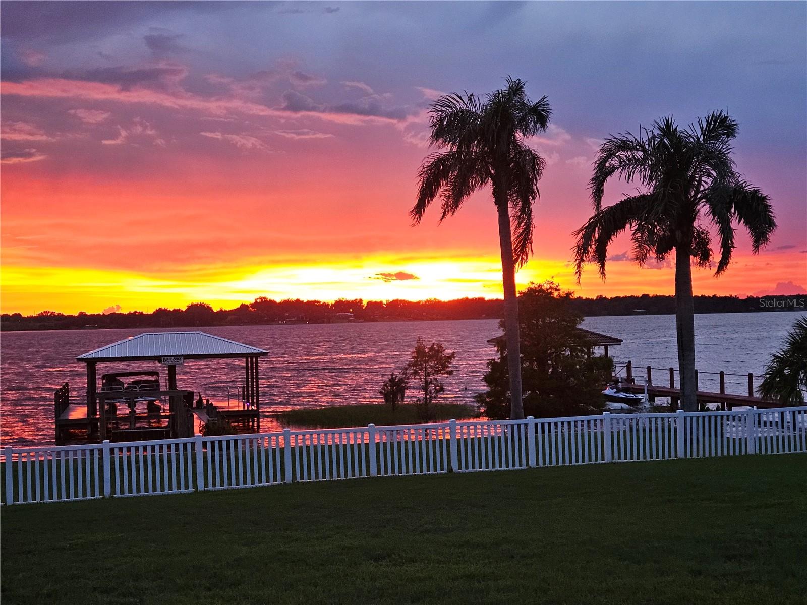 REFLECTIONS JULIANA - Residential