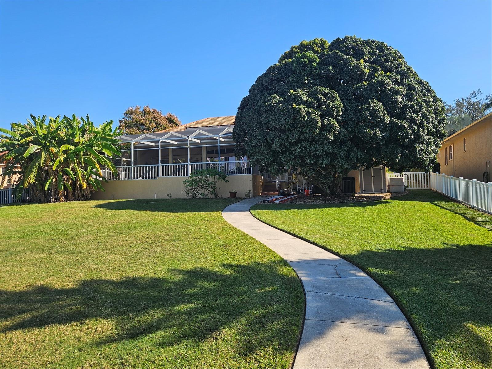 REFLECTIONS JULIANA - Residential