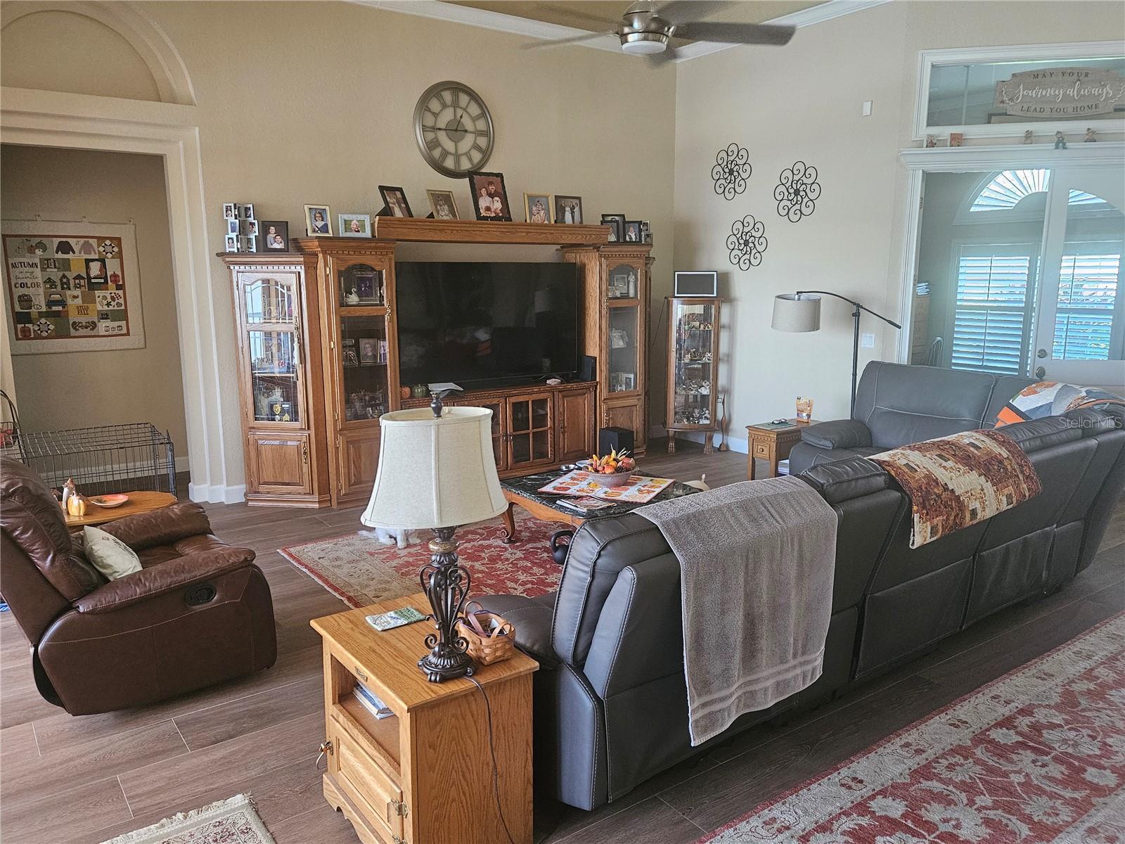 REFLECTIONS JULIANA - Residential