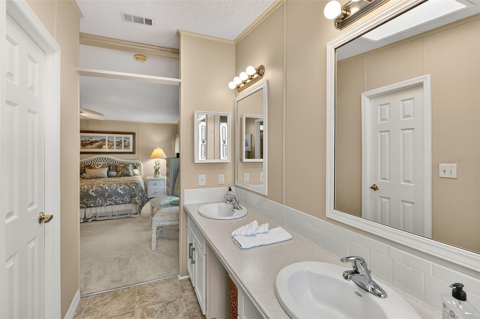 LA CASA MHP CO-OP - Residential