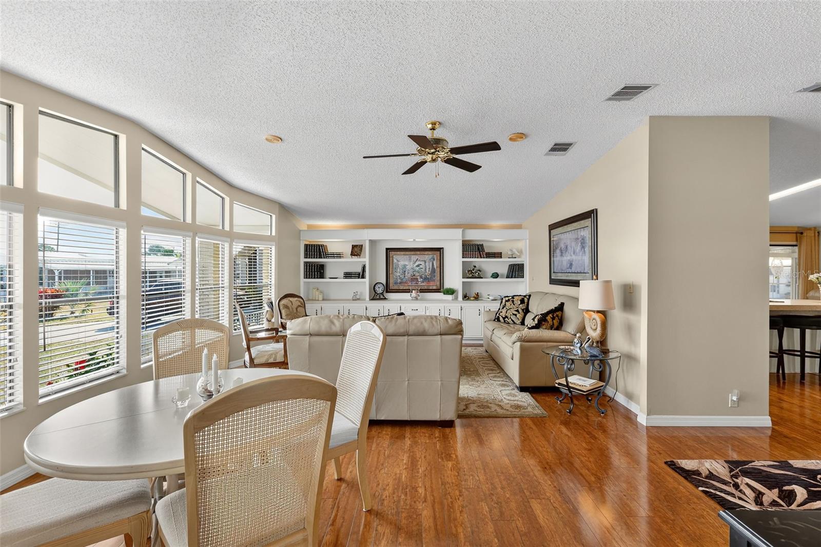 LA CASA MHP CO-OP - Residential