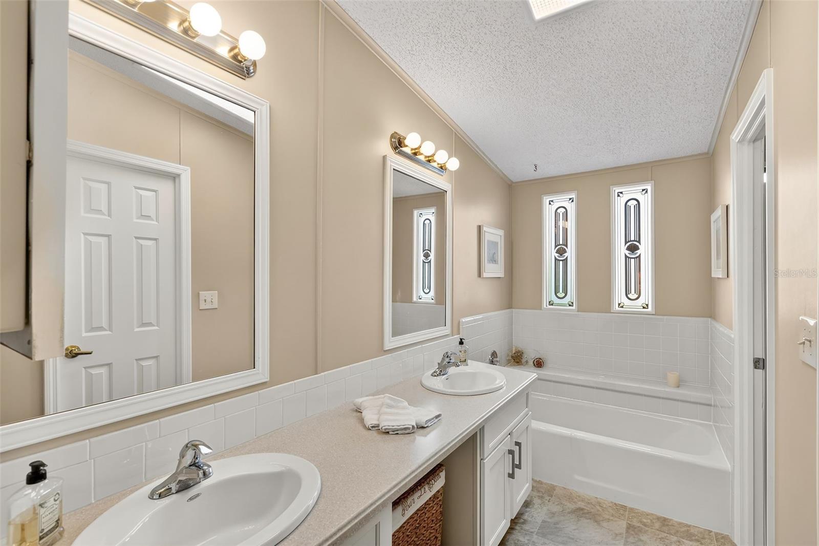 LA CASA MHP CO-OP - Residential