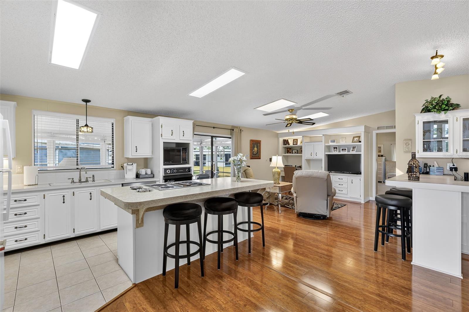 LA CASA MHP CO-OP - Residential