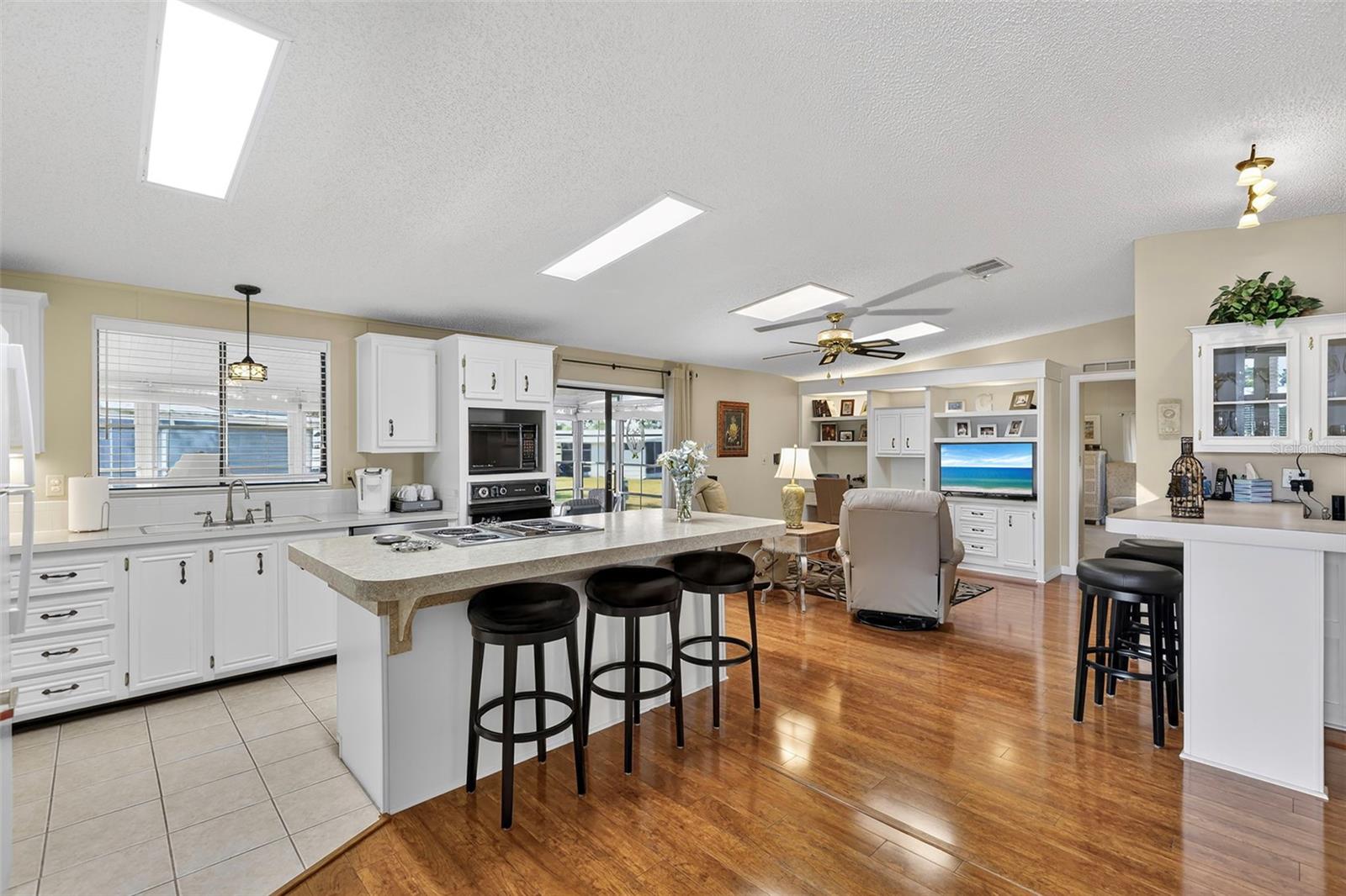 LA CASA MHP CO-OP - Residential