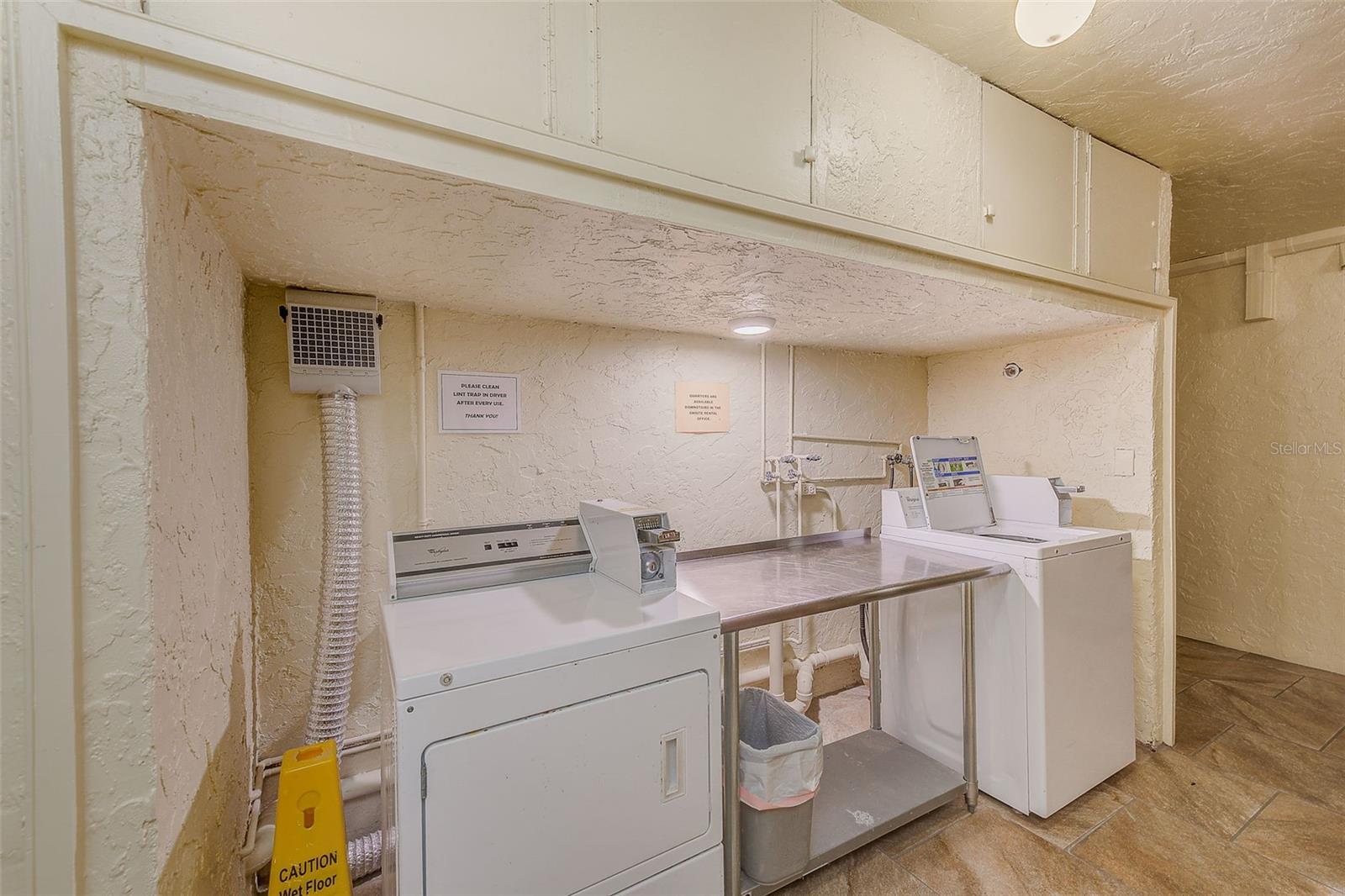 HOLIDAY VILLAS 3 - Residential