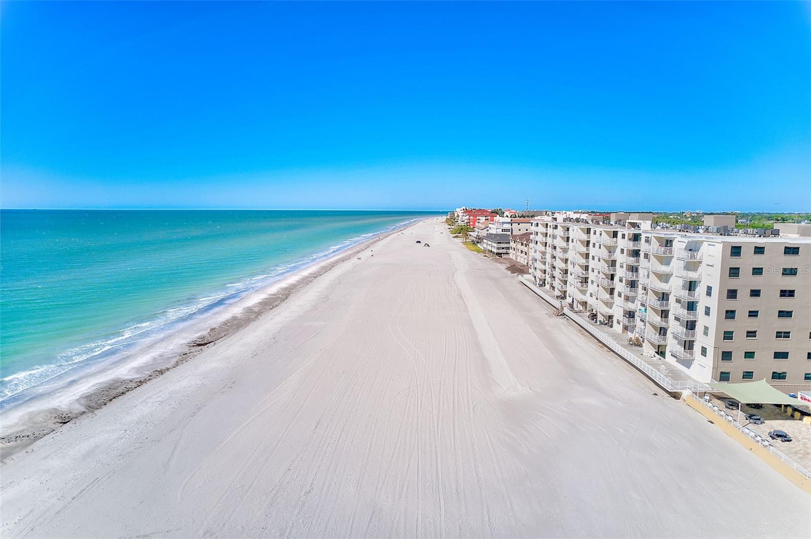 HOLIDAY VILLAS 3 - Residential