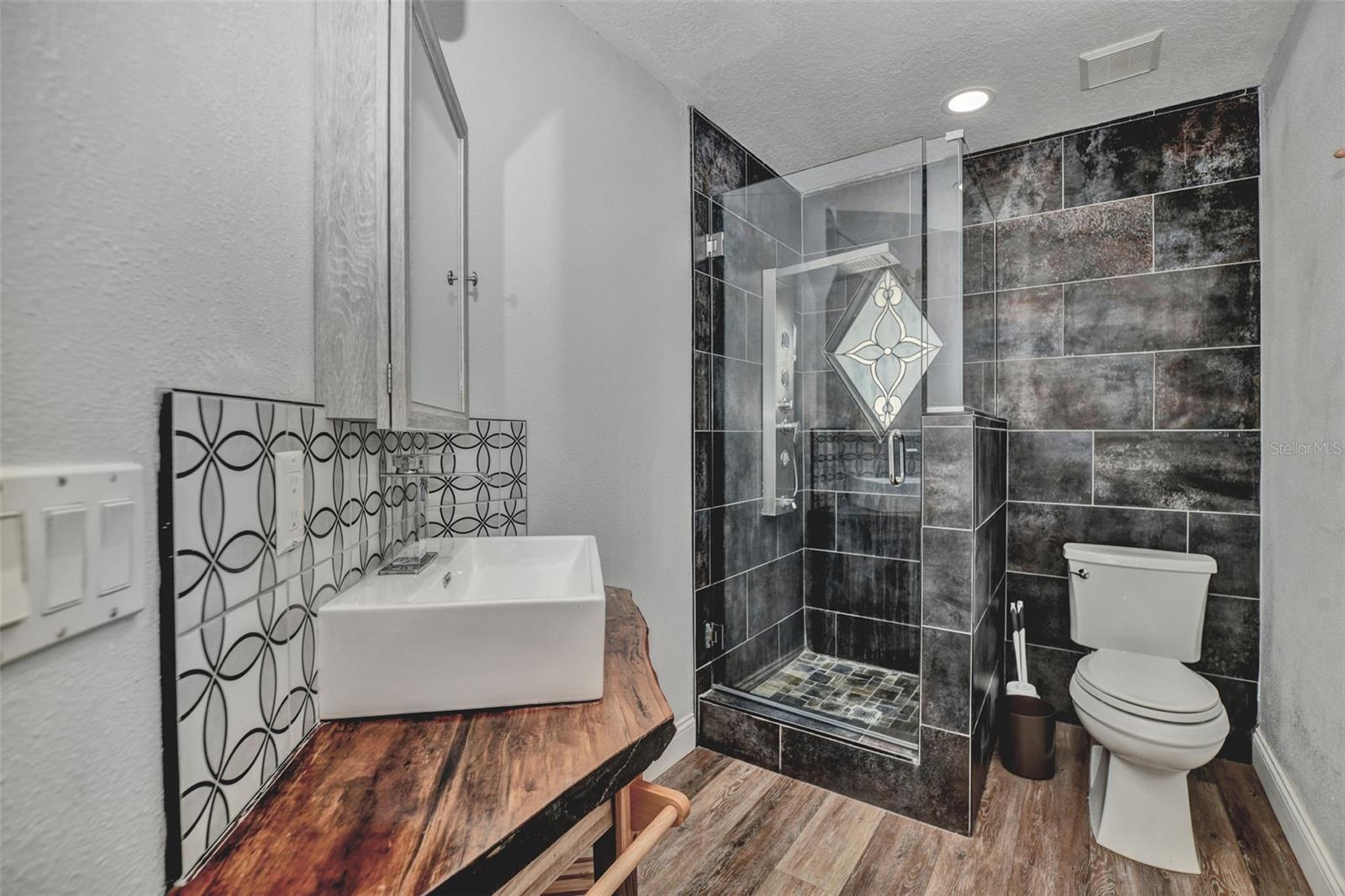 RIVER COUNTRY ESTATES - Residential