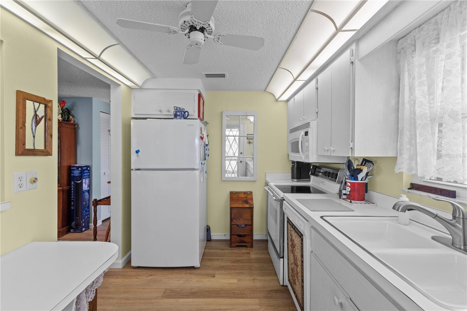 CIRCLE WOODS OF VENICE 2 - Residential