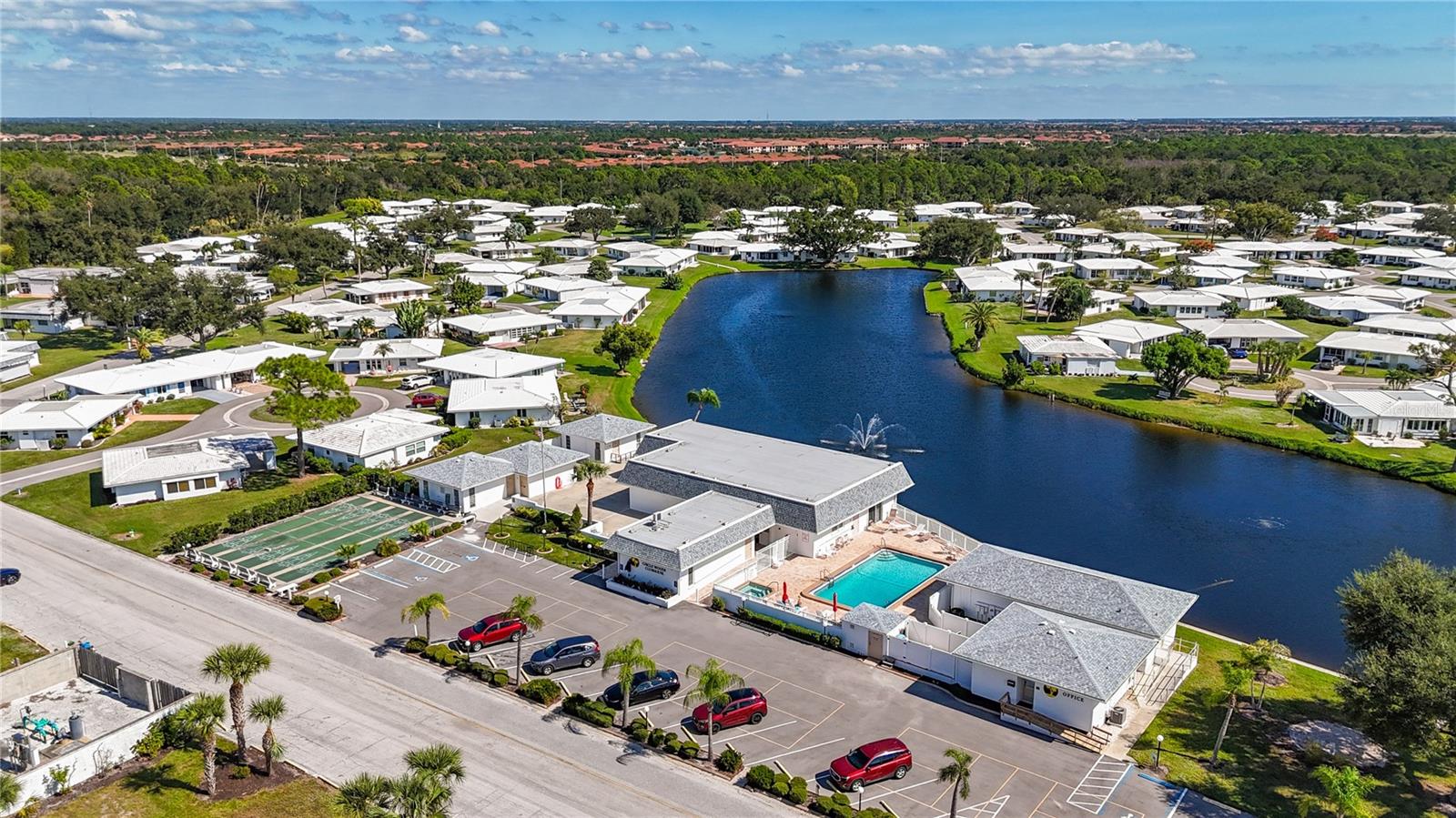 CIRCLE WOODS OF VENICE 2 - Residential