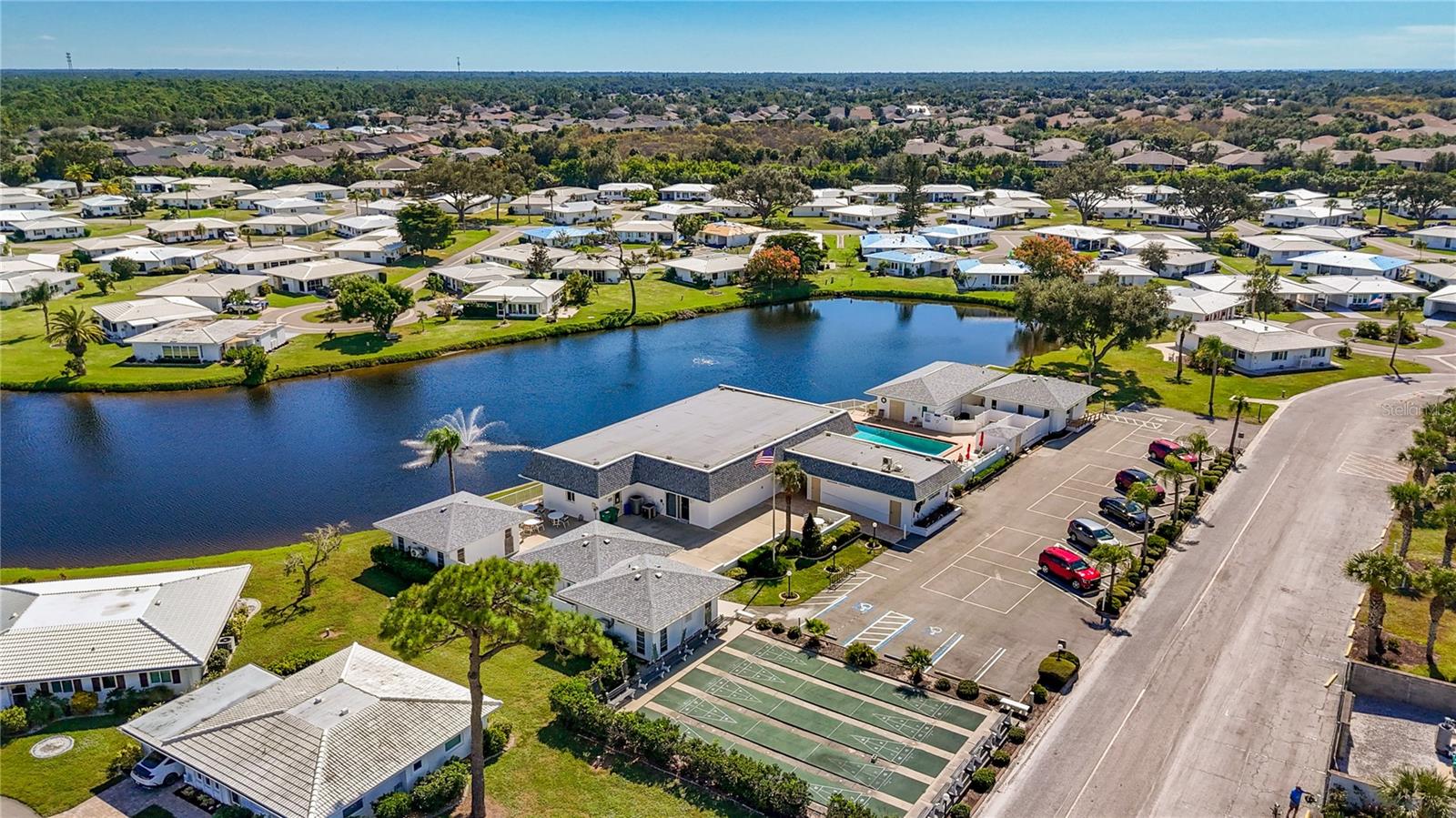 CIRCLE WOODS OF VENICE 2 - Residential