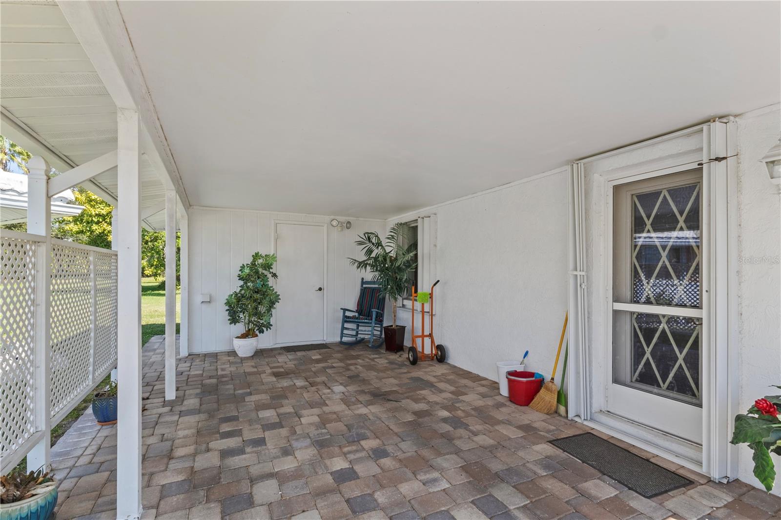 CIRCLE WOODS OF VENICE 2 - Residential