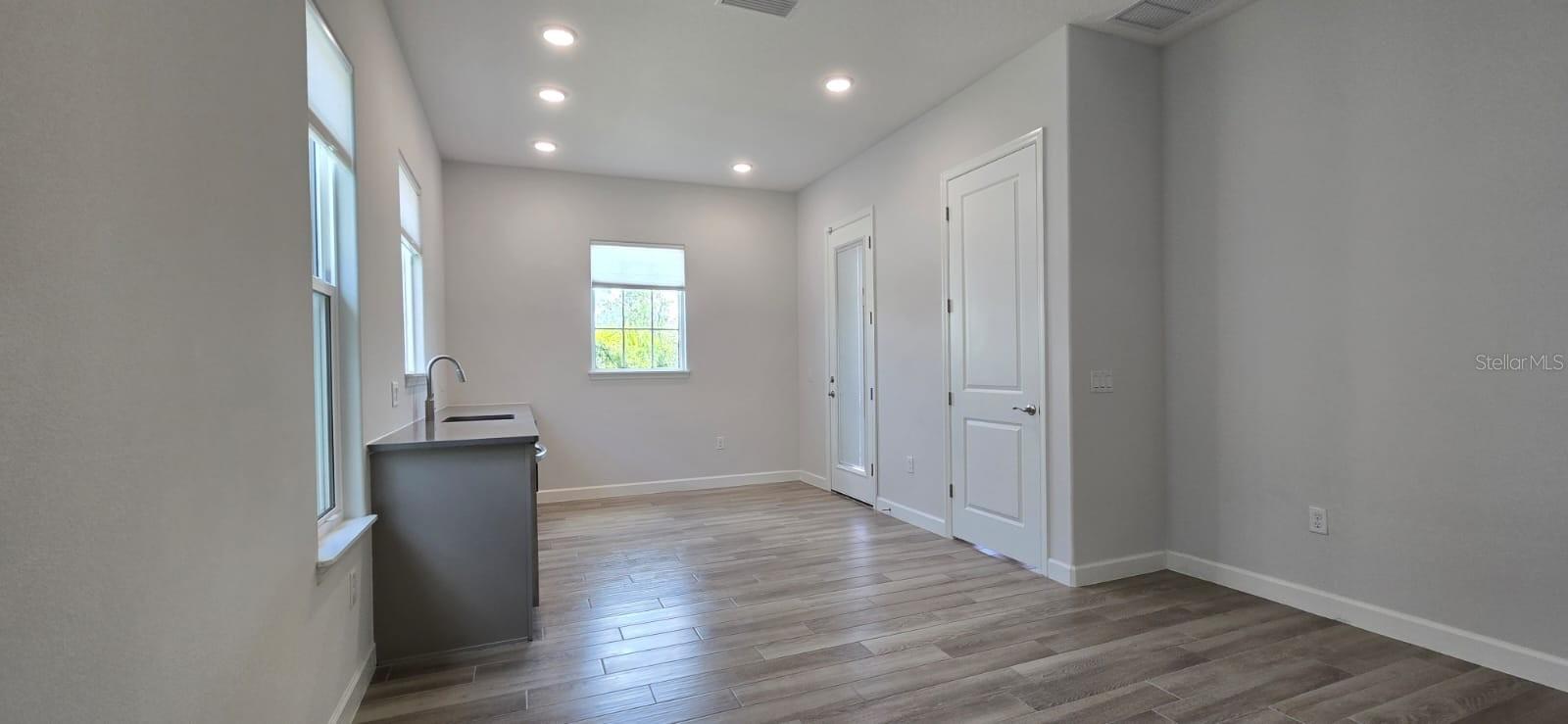 HAMPTON LNDG/PROVIDENCE - Residential Lease