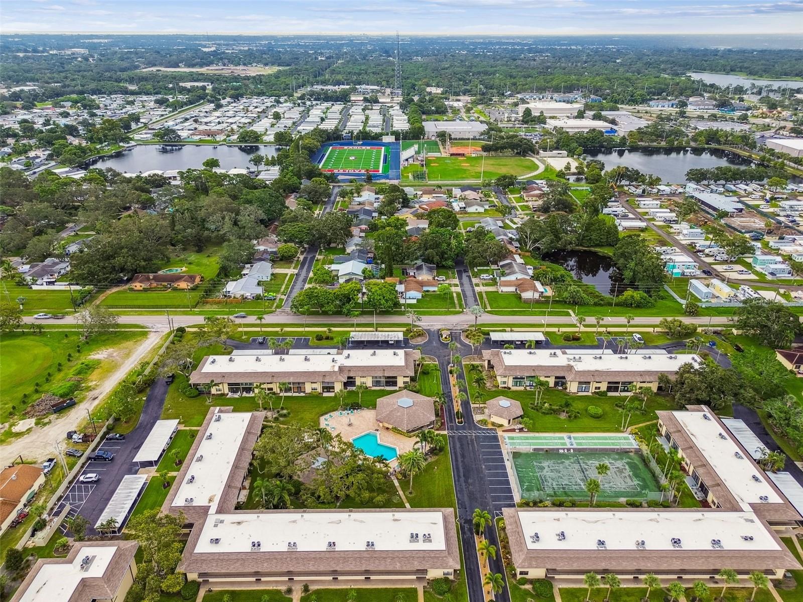 VILLAS DE GOLF CONDO - Residential