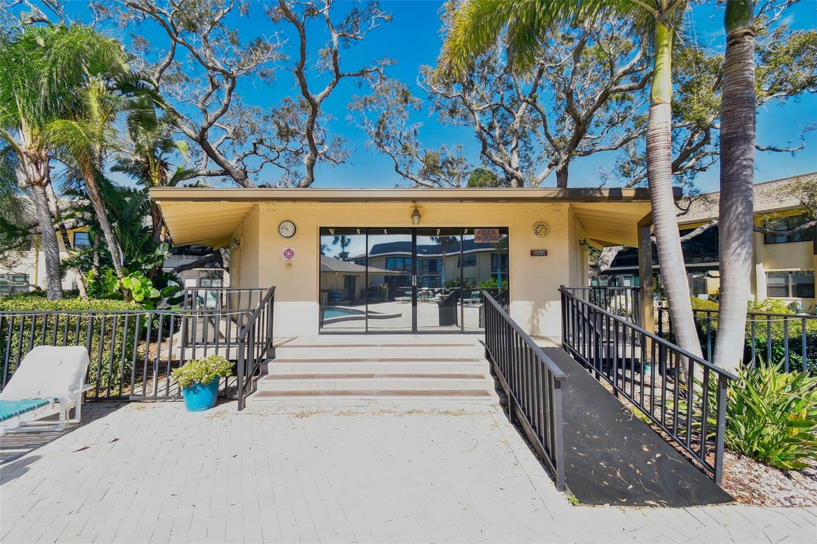 VILLAS DE GOLF CONDO - Residential