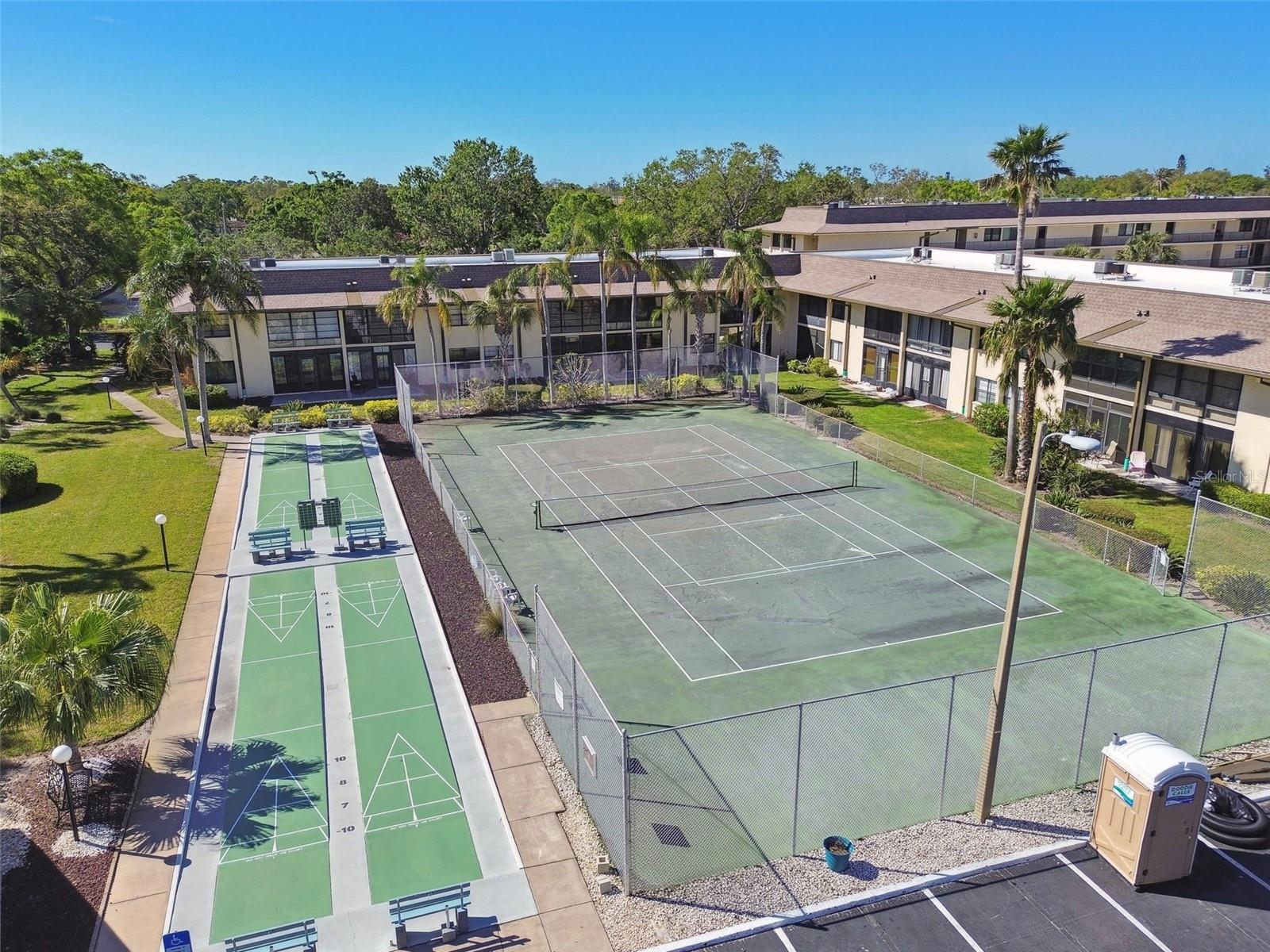 VILLAS DE GOLF CONDO - Residential