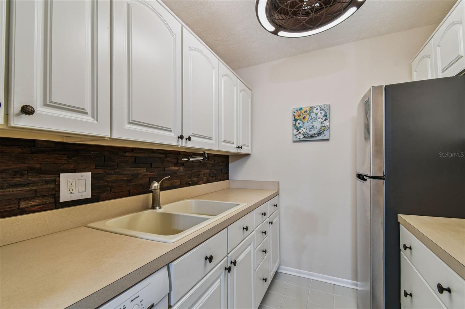 VILLAS DE GOLF CONDO - Residential