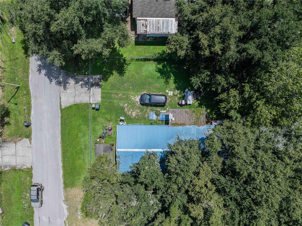 Photo of 2500 Island Oaks W, Lakeland, FL 33805 (MLS # TB8549425)