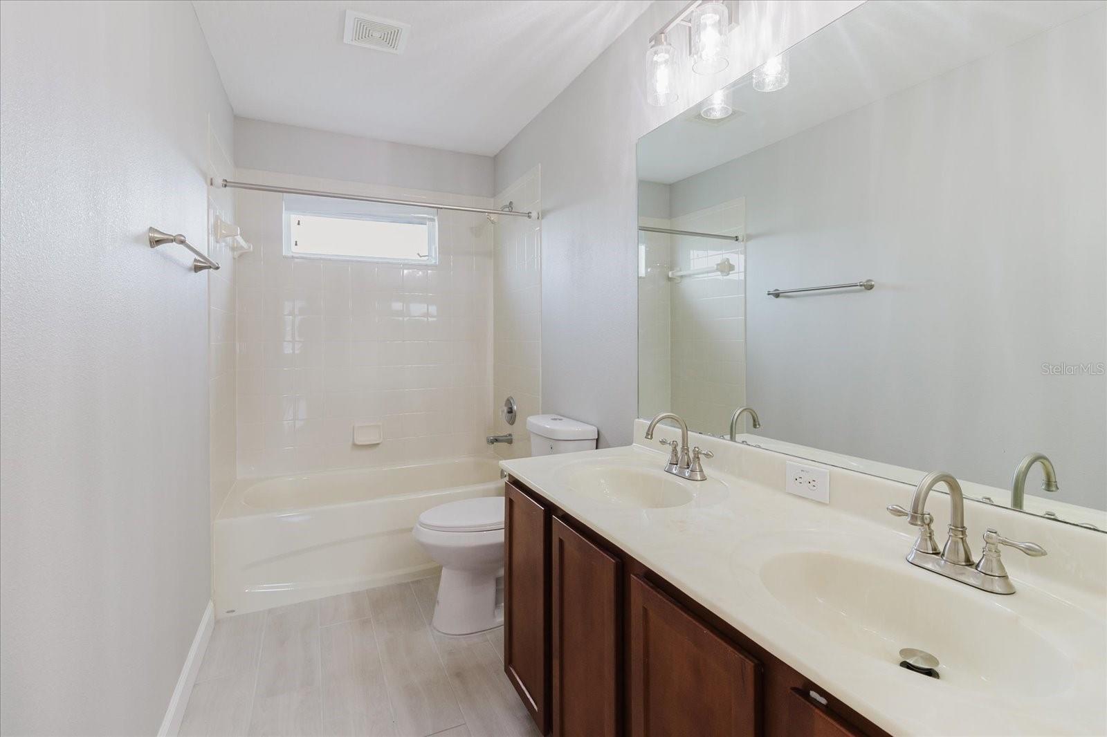 THOUSAND OAKS EAST PH 02 & 03 - Residential