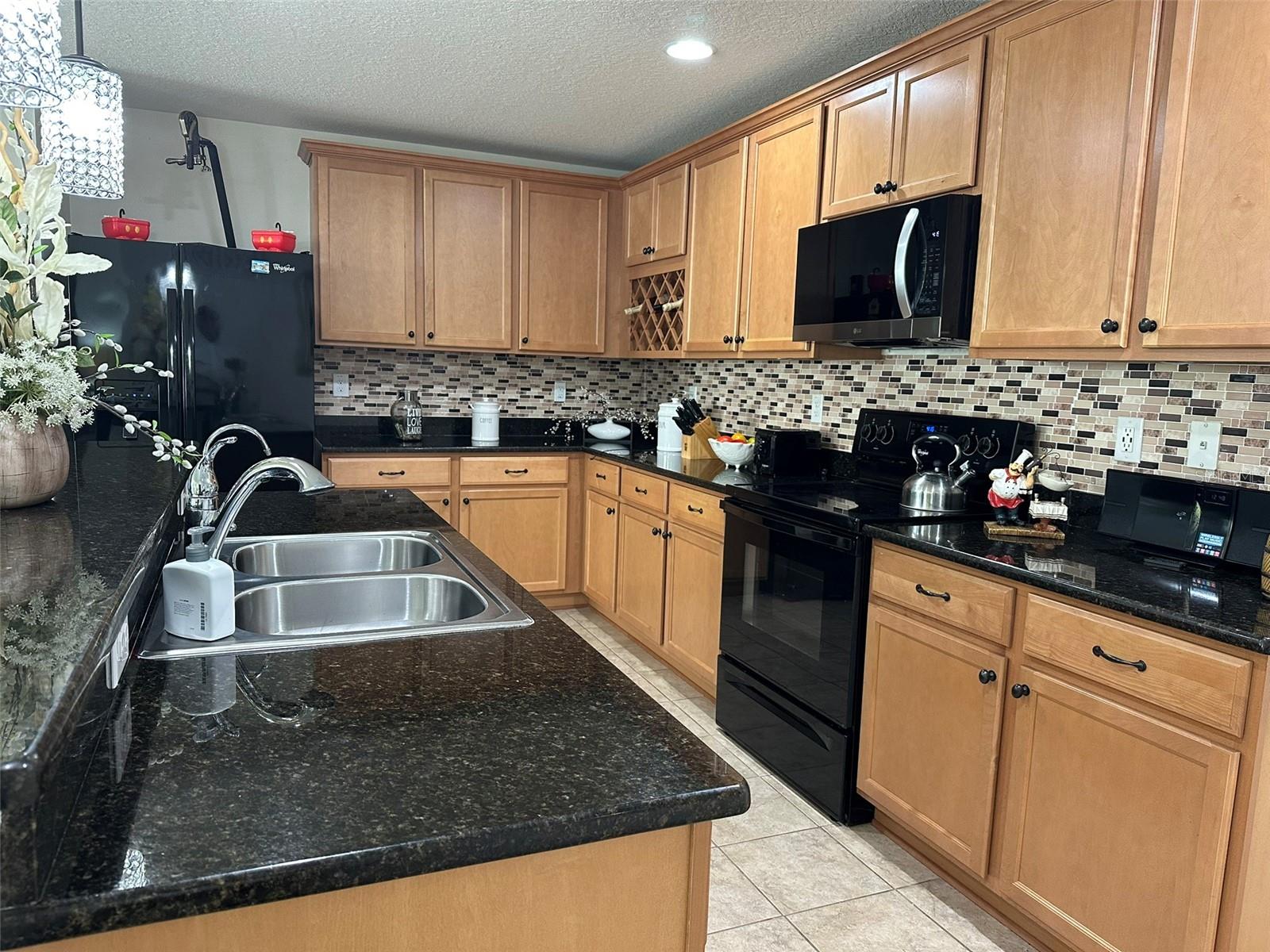 TAVARES ETOWAH PH 01 - Residential Lease