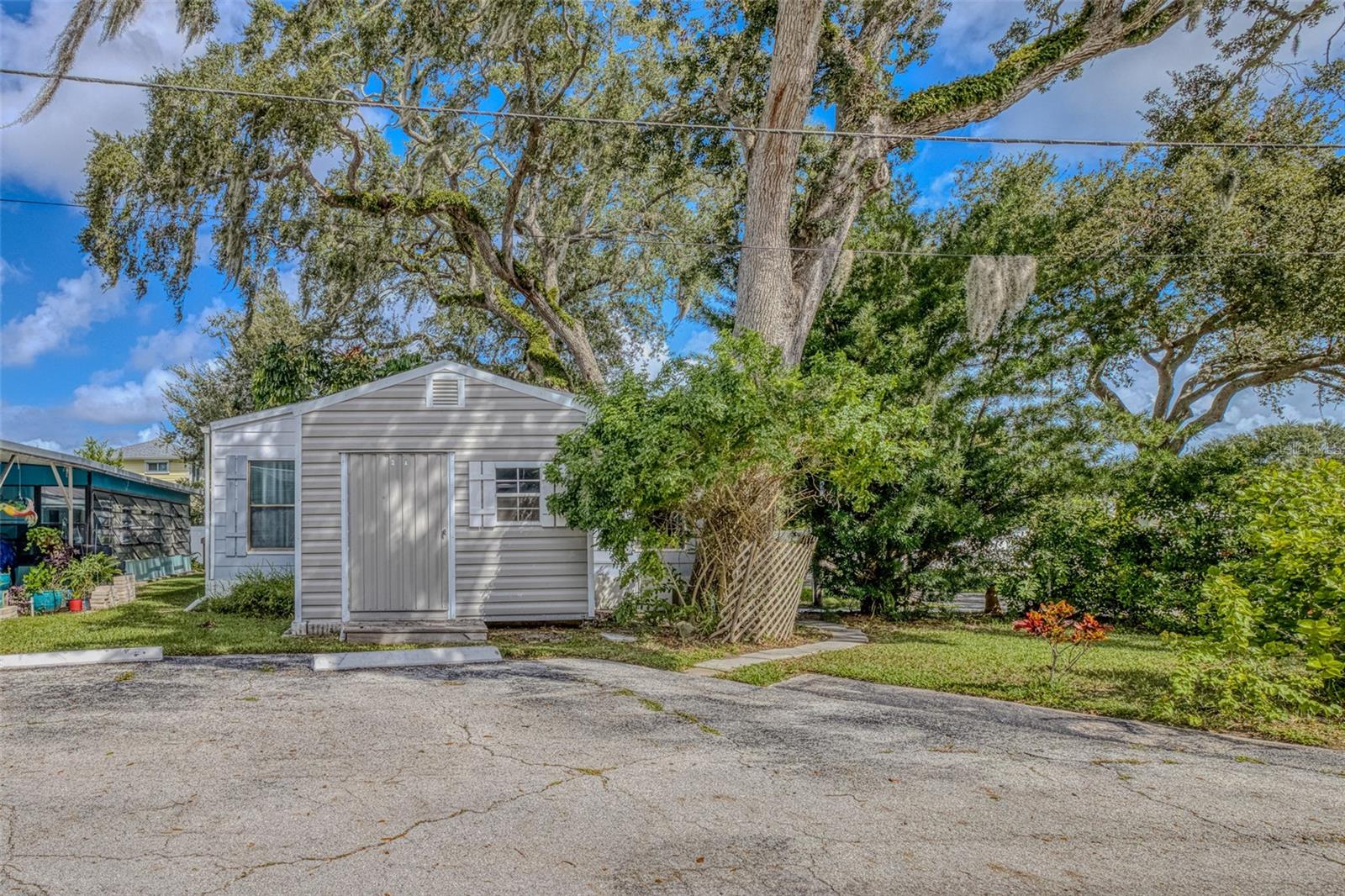 FRIENDLY SHORES COOP - Residential