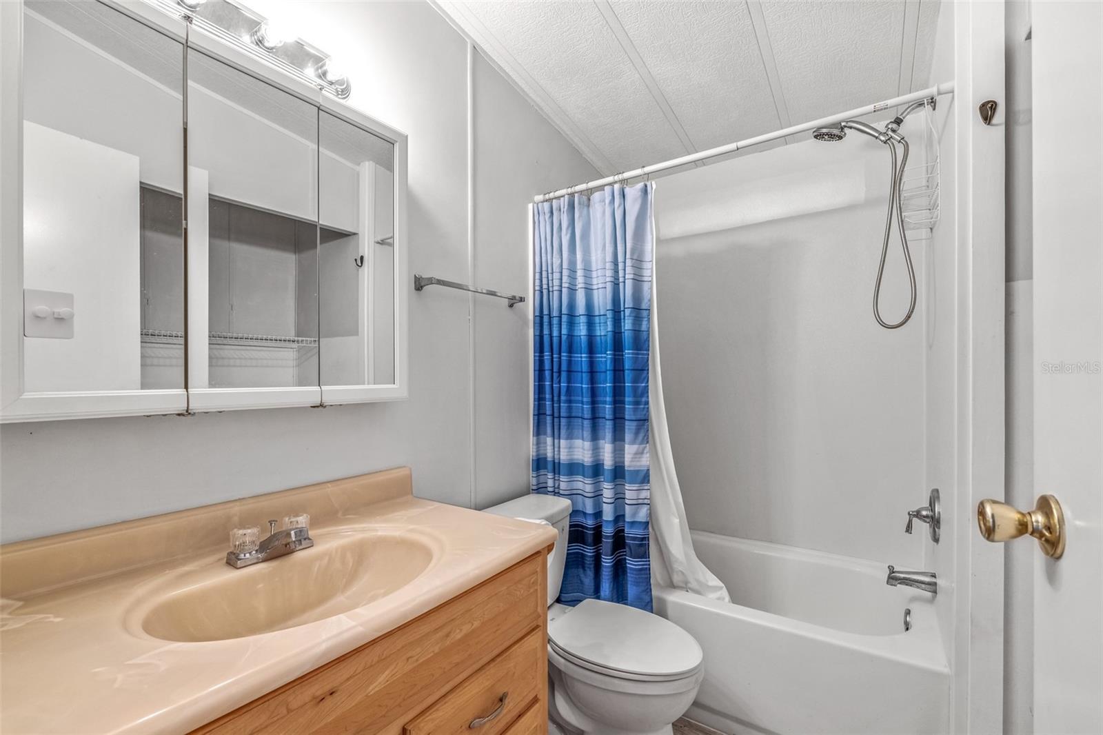 FRIENDLY SHORES COOP - Residential