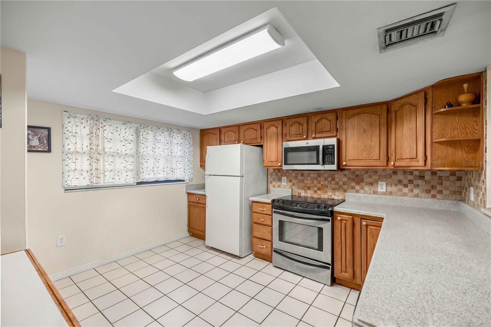 964 5TH STREET 964