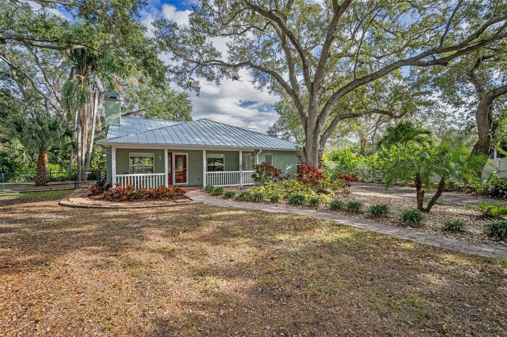 Photo of 6007 98th Way N, St Petersburg, FL 33708 (MLS # TB8457374)