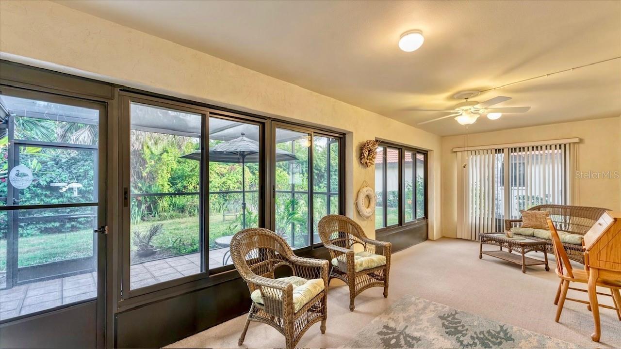 LAUREL HOLLOW - Residential