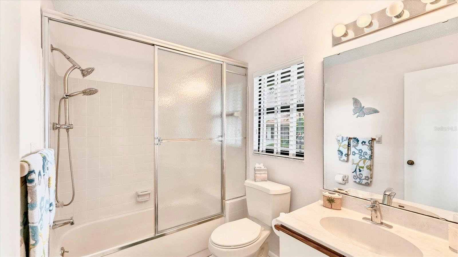 LAUREL HOLLOW - Residential