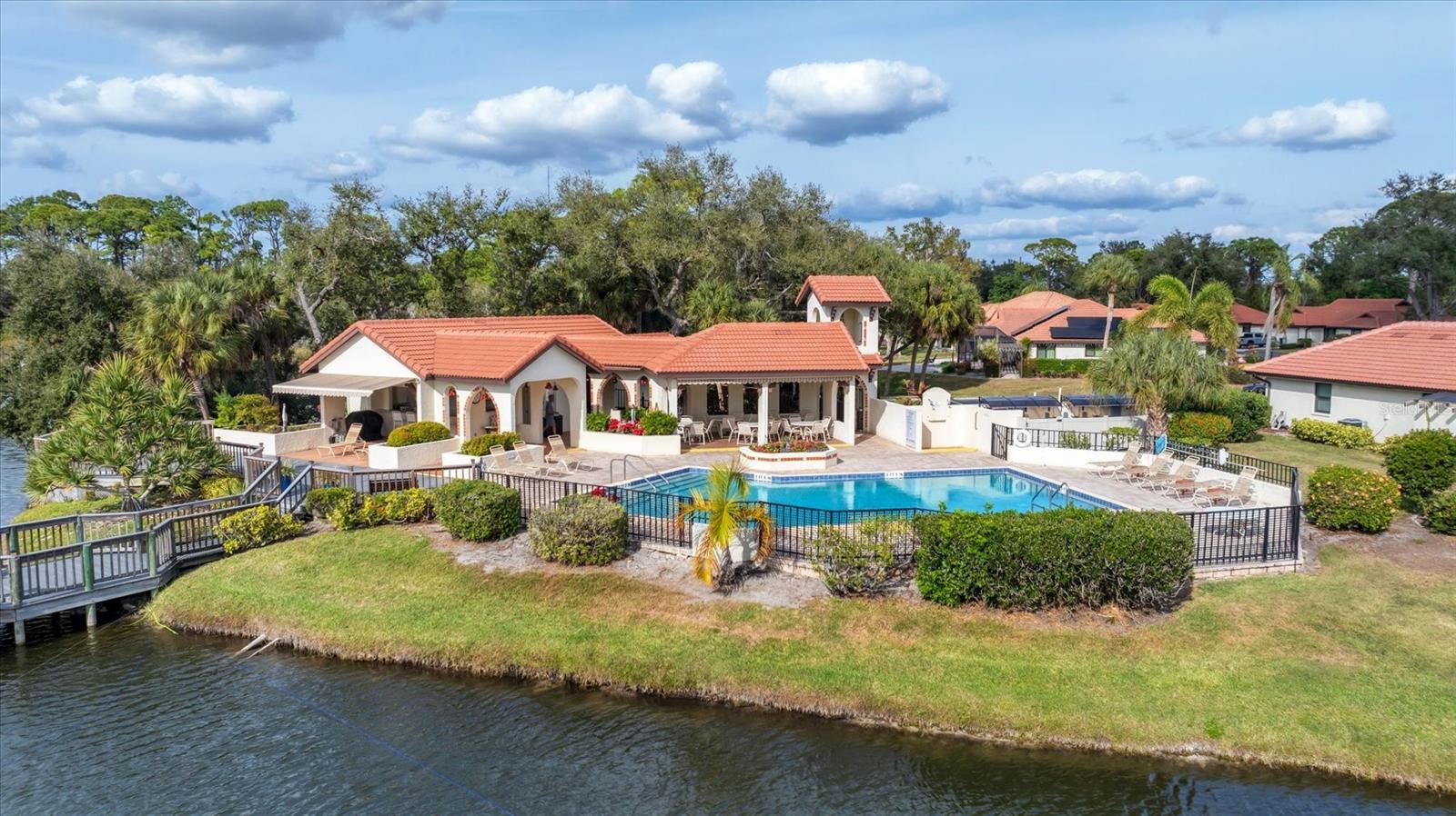 LAUREL HOLLOW - Residential