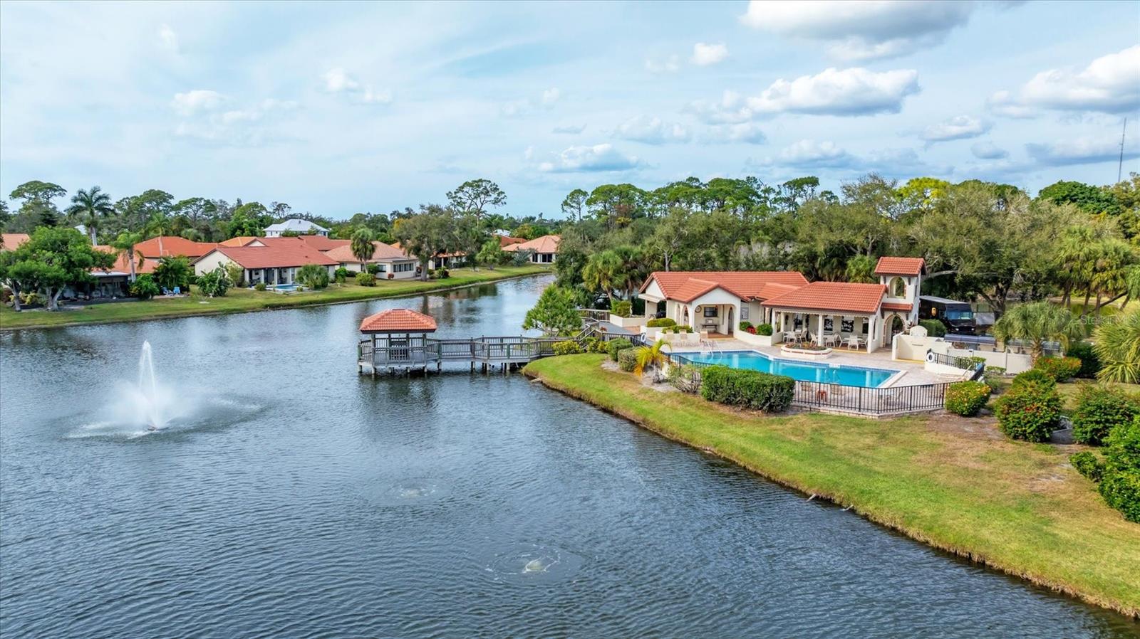 LAUREL HOLLOW - Residential