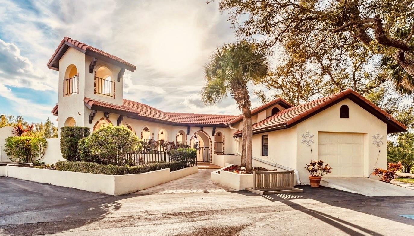 LAUREL HOLLOW - Residential