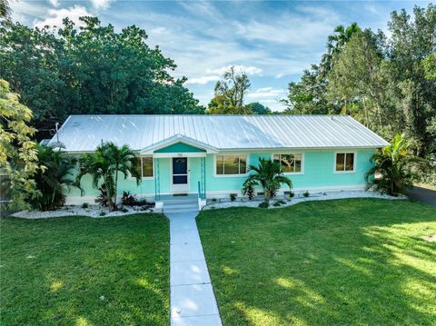 704 59TH STREET NW BRADENTON FL 34209