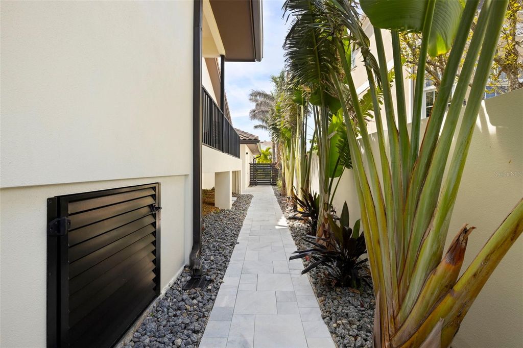 listing image 82