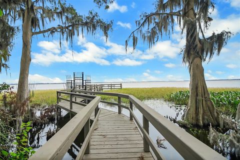 A home in EUSTIS