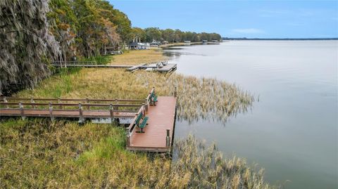 A home in EUSTIS