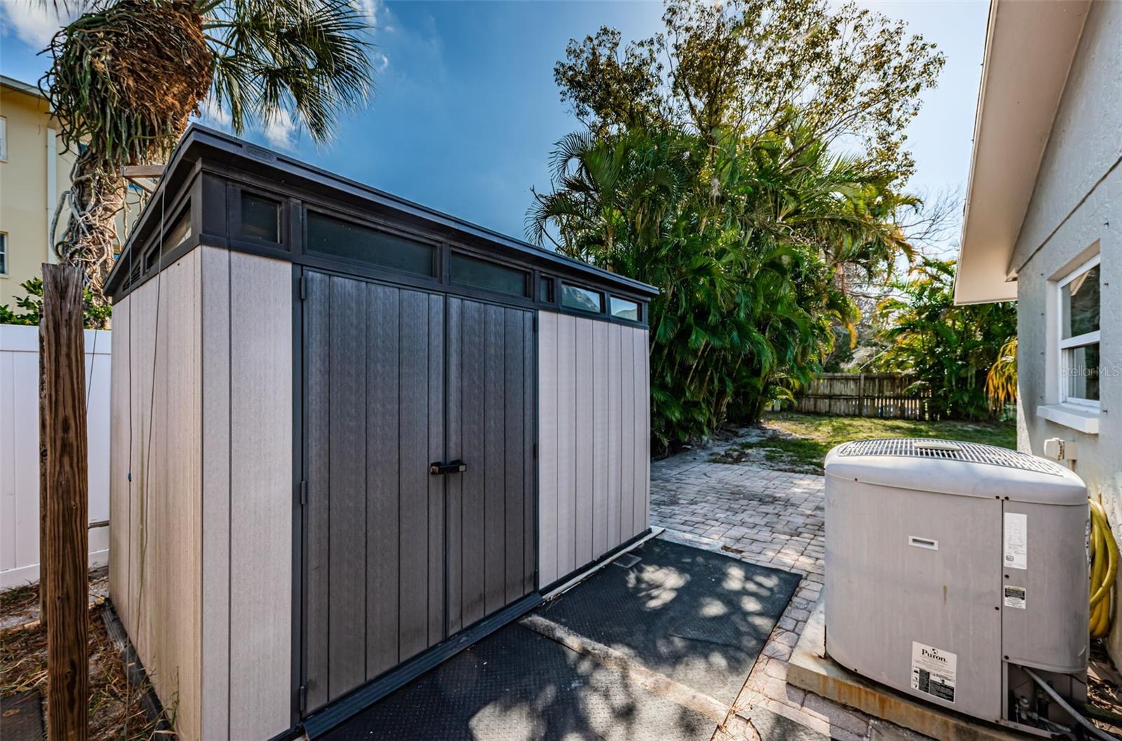 RIDGEWOOD RIVIERA - Residential