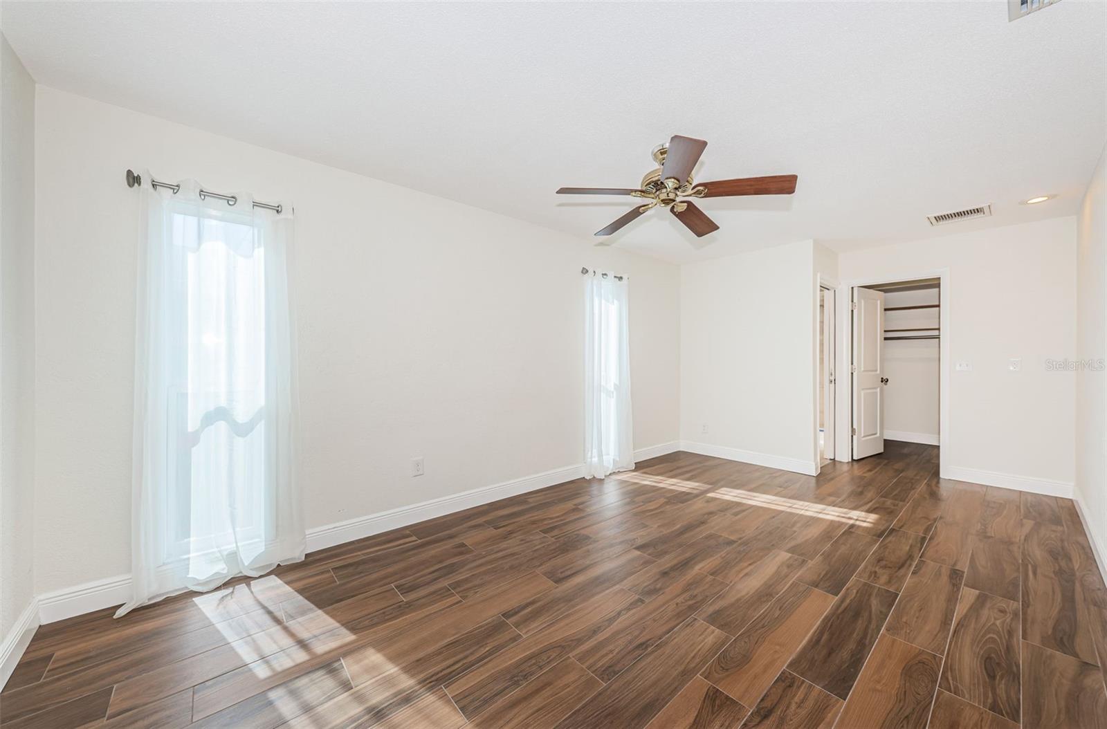 RIDGEWOOD RIVIERA - Residential