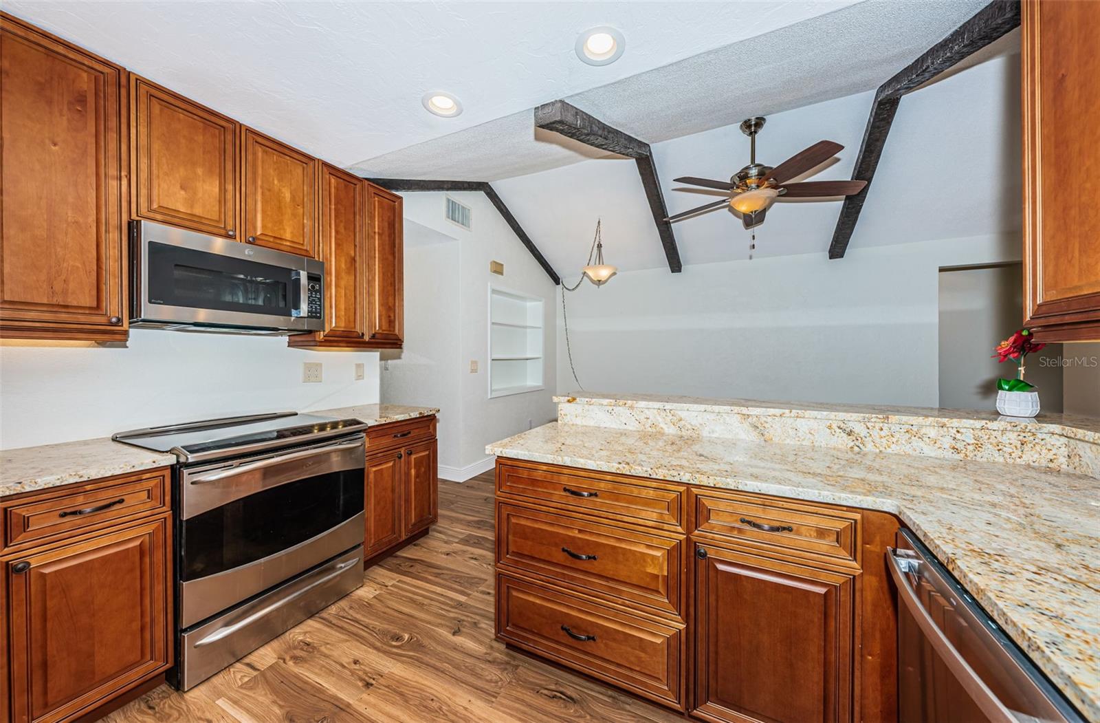 RIDGEWOOD RIVIERA - Residential