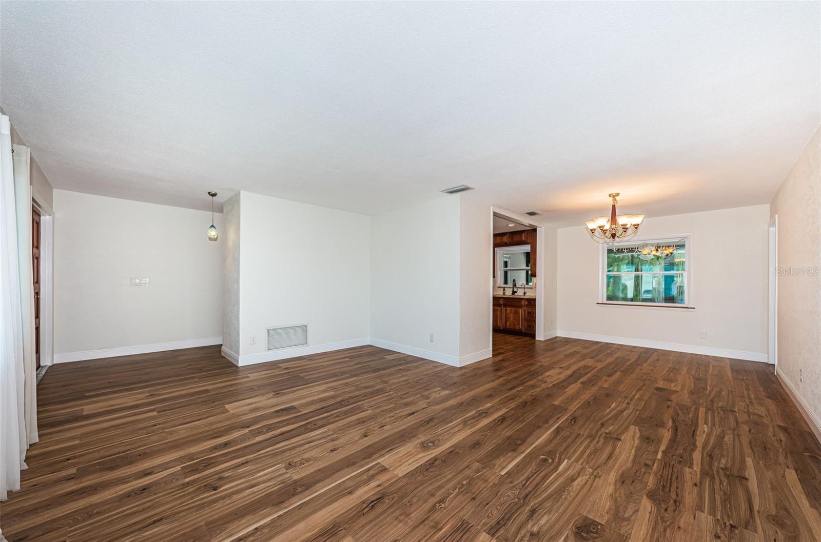 RIDGEWOOD RIVIERA - Residential