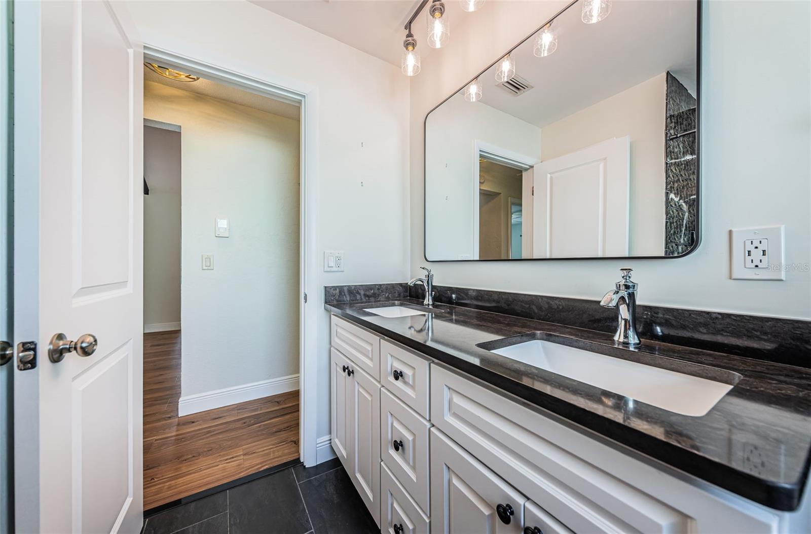 RIDGEWOOD RIVIERA - Residential